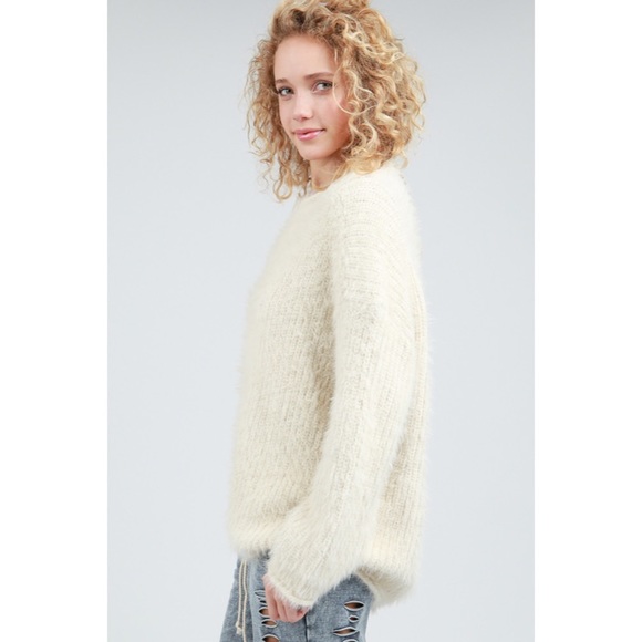 POL Oversized Fuzzy Sweater - Picture 2 of 3